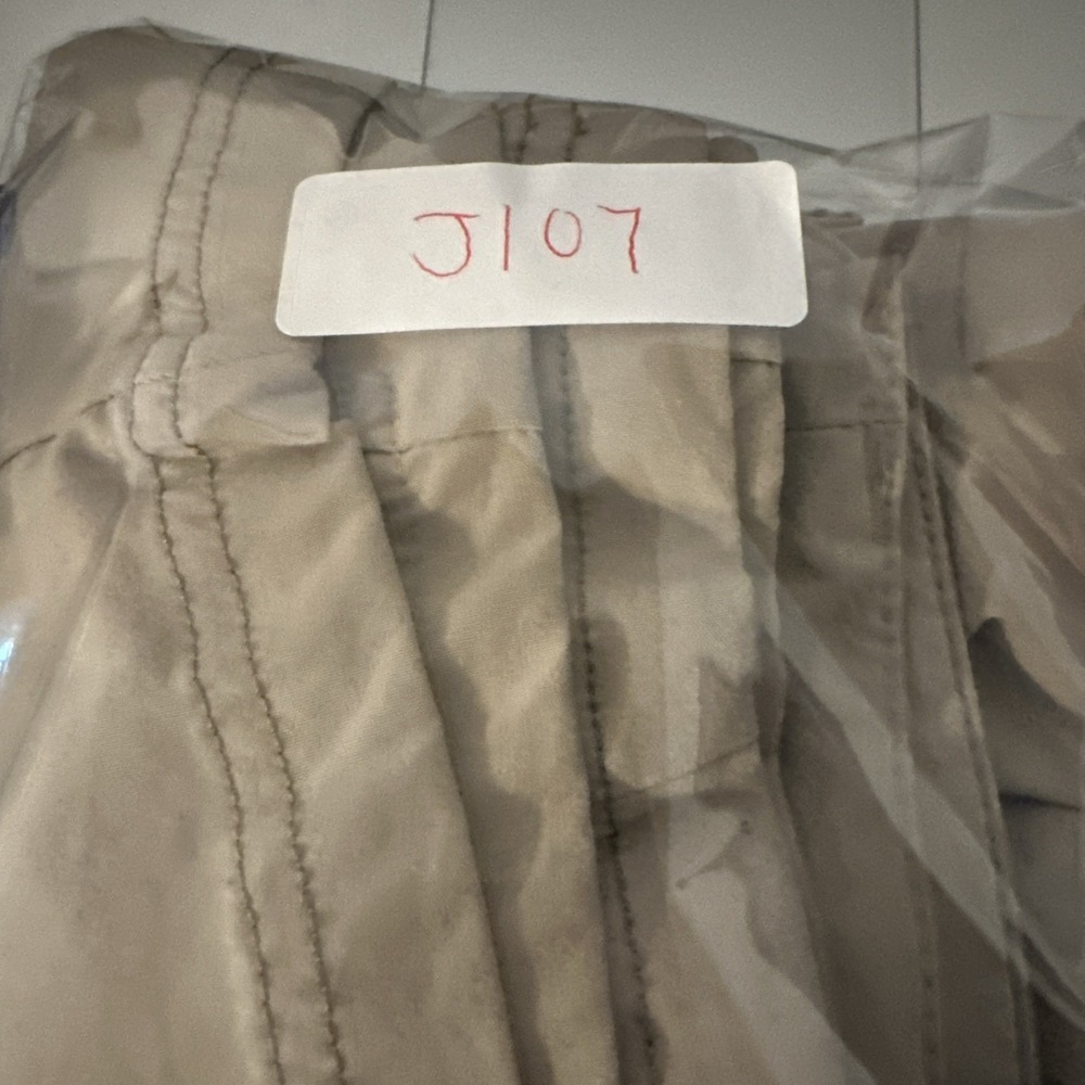 Athleta Dipper‎ Cargo Pants Women's 6 Beige Stretch Pull On Work Travel Pockets - Picture 14 of 14